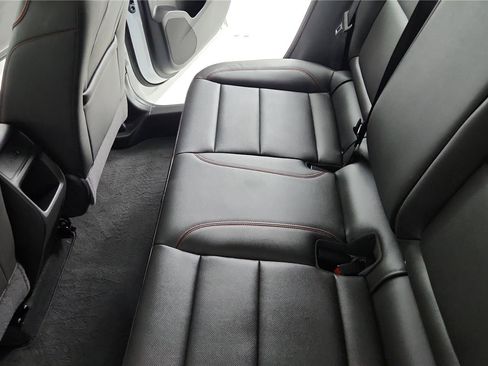 Used 2024 Chevrolet Trax RS w/ Sunroof Package FWD image 24