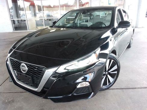 Used 2022 Nissan Altima 2.5 SV image 1