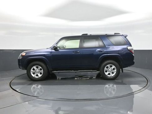 Used 2023 Toyota 4Runner SR5 Premium w/ Moonroof Package AWD/4WD image 4