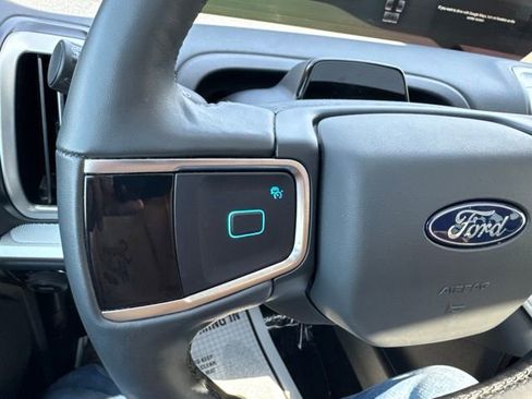 Used 2025 Ford Expedition Max Active AWD/4WD image 15