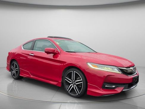 Used 2016 Honda Accord Touring image 8