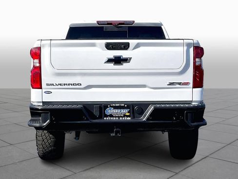 Used 2023 Chevrolet Silverado 1500 ZR2 w/ Technology Package image 4