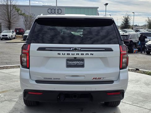 Used 2024 Chevrolet Suburban RST image 3