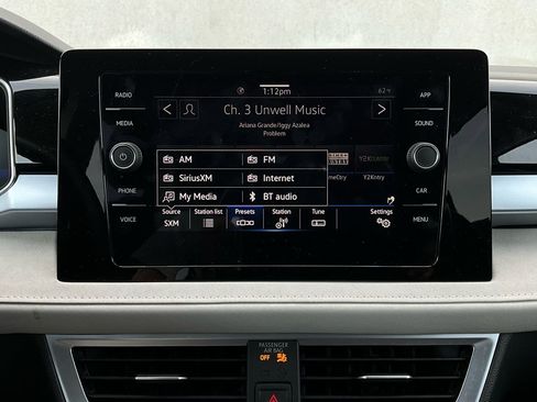 Used 2025 Volkswagen Taos SE image 32