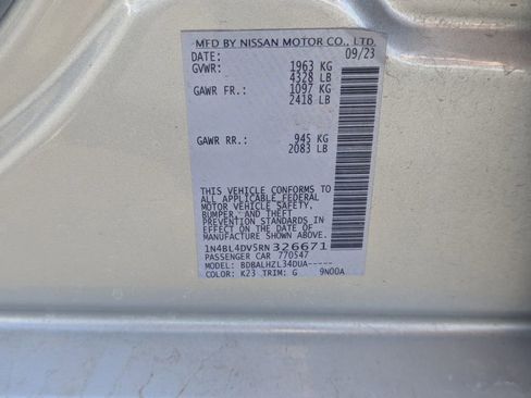 Used 2024 Nissan Altima 2.5 SV FWD image 35