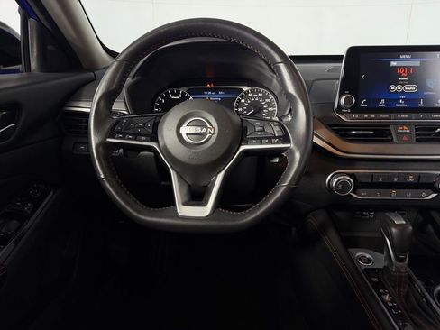 Used 2025 Nissan Altima 2.5 SR image 13