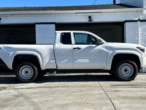 Certified 2025 Toyota Tacoma SR image 3