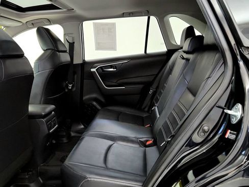 Used 2021 Toyota RAV4 XLE Premium AWD/4WD image 21