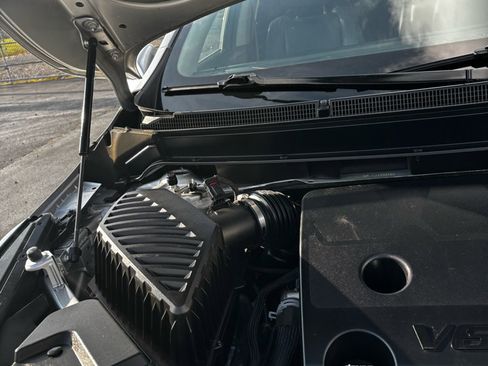 Used 2020 Buick Enclave Essence w/ Sound and Sites Package image 25