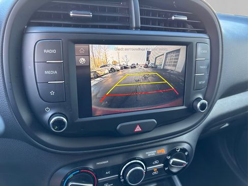 Certified 2025 Kia Soul LX image 26
