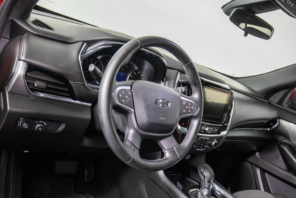Used 2023 Chevrolet Traverse LT FWD image 19