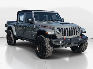 Used 2022 Jeep Gladiator Mojave w/ Cold Weather Group AWD/4WD video 3