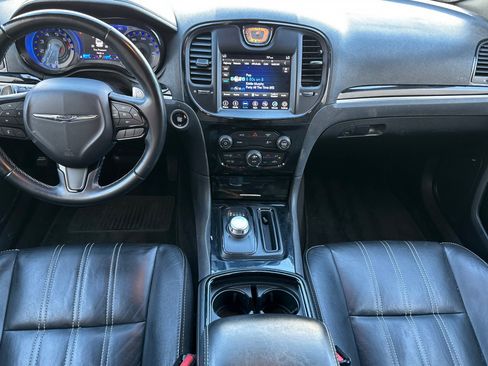 Used 2018 Chrysler 300 S RWD image 15