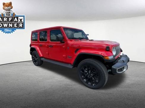 Used 2025 Jeep Wrangler Unlimited Sahara AWD/4WD image 2