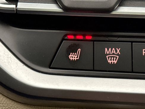 Used 2021 BMW 330i xDrive Sedan w/ Convenience Package image 22