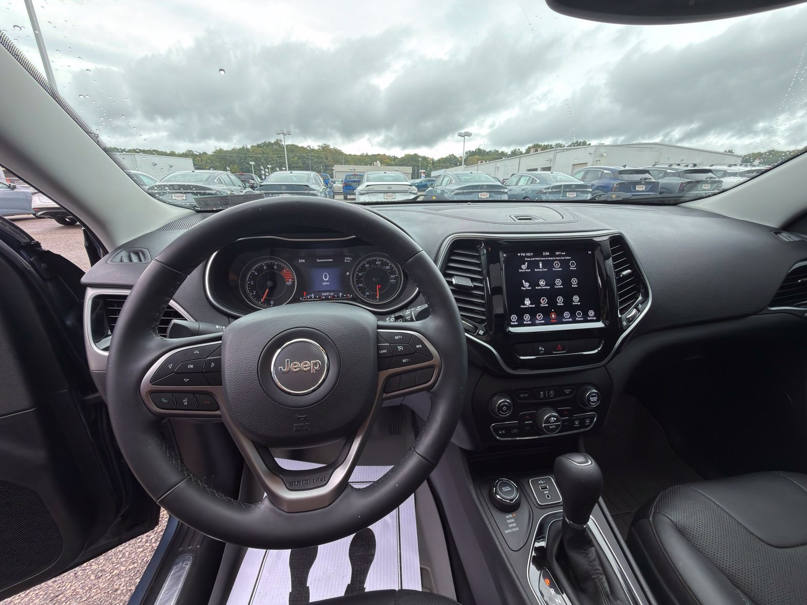 Used 2019 Jeep Cherokee Limited AWD/4WD image 2