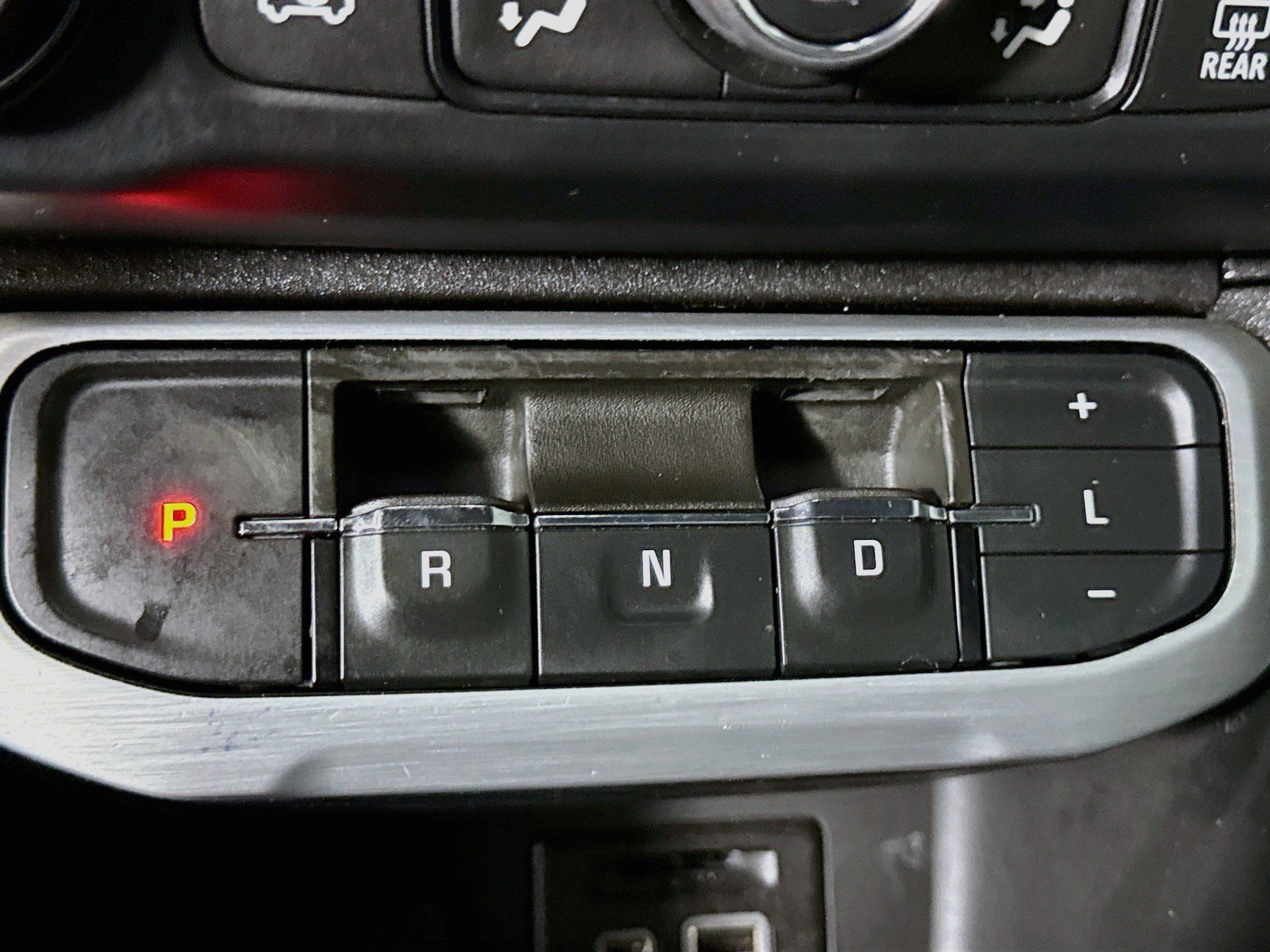 Used 2023 GMC Acadia SLT FWD image 20