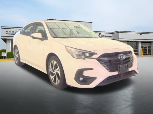 Used 2025 Subaru Legacy Premium image 3
