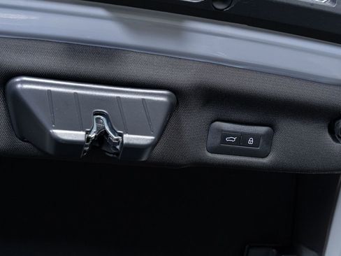 Used 2025 Ferrari 12Cilindri RWD image 18