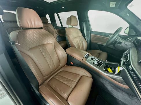 Used 2026 BMW X7 xDrive40i w/ M Sport Package AWD/4WD image 47