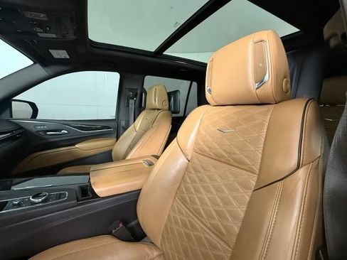 Used 2021 Cadillac Escalade Sport w/ Driver Assist Tech Package AWD/4WD image 17