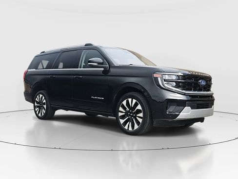 Used 2025 Ford Expedition Max Platinum w/ Driver's Package image 3