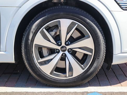 Used 2024 Audi Q8 e-tron Premium Plus AWD/4WD image 11