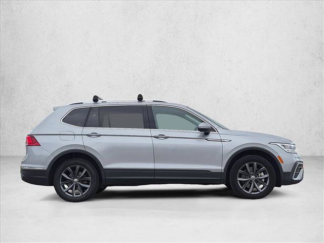 Used 2022 Volkswagen Tiguan SE FWD image 4
