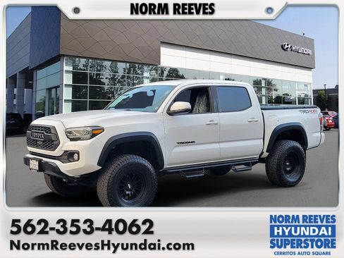 Used 2021 Toyota Tacoma TRD Off-Road w/ Technology Package AWD/4WD image 1