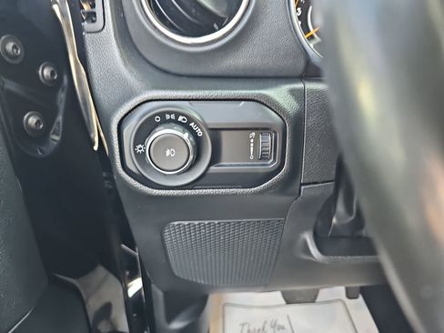 Used 2023 Jeep Wrangler Altitude image 31