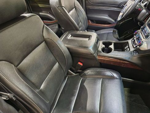 Used 2018 GMC Yukon XL SLT image 32