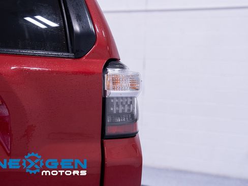 Used 2018 Toyota 4Runner SR5 Premium image 54