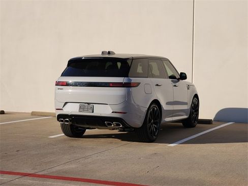 New 2026 Land Rover Range Rover Sport Dynamic SE image 4