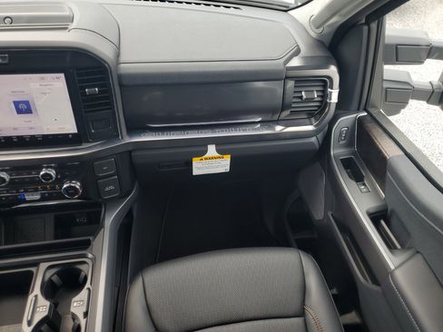 New 2026 Ford F250 Lariat w/ FX4 Off-Road Package image 13