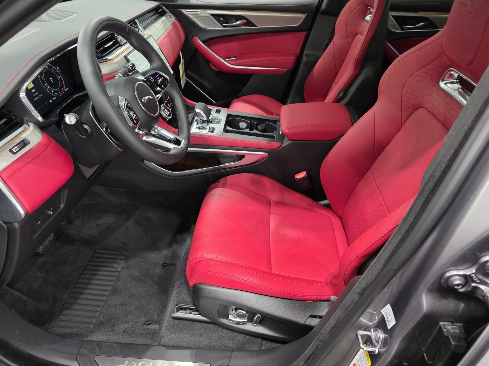 New 2026 Jaguar F-PACE R-Dynamic S AWD/4WD image 6