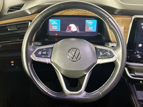 Used 2024 Volkswagen Atlas SE AWD/4WD image 13