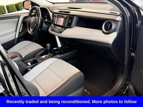 Used 2018 Toyota RAV4 XLE FWD image 16