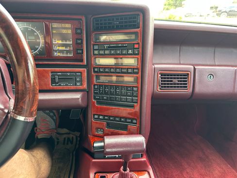 Used 1991 Cadillac Allante image 11