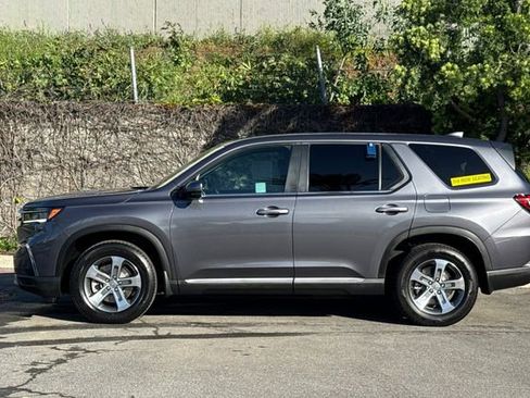 Certified 2025 Honda Pilot EX-L image 8