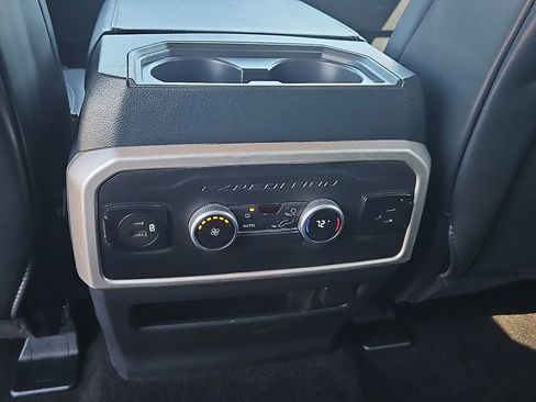 Used 2022 Ford Expedition XLT image 17