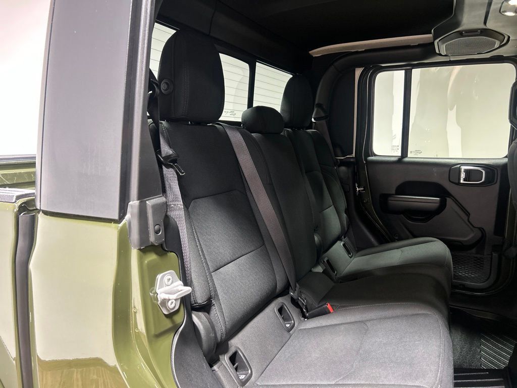 Used 2021 Jeep Gladiator Sport AWD/4WD image 28