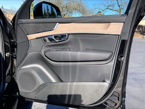Used 2025 Volvo XC90 B5 Core w/ Protection Package Premier image 26