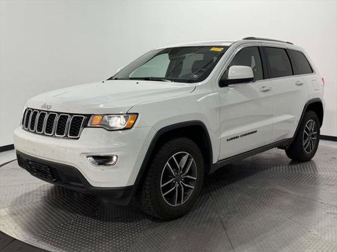 Certified 2019 Jeep Grand Cherokee Laredo w/ Laredo X Package image 3