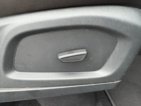 Used 2021 Ford Explorer XLT image 37