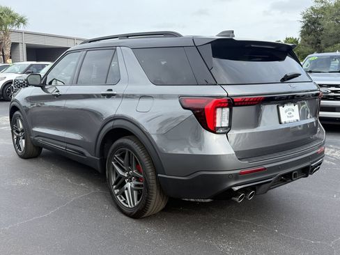 Certified 2025 Ford Explorer ST AWD/4WD image 7