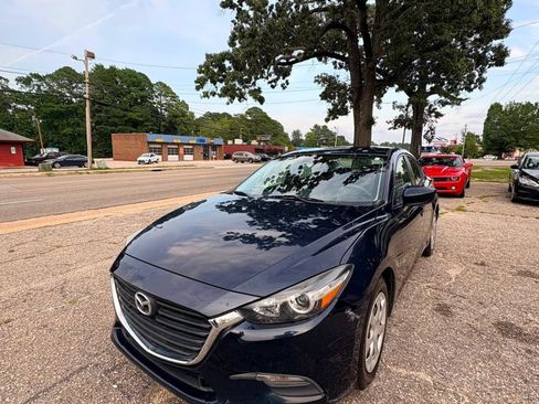Used 2017 MAZDA MAZDA3 Sport FWD image 3