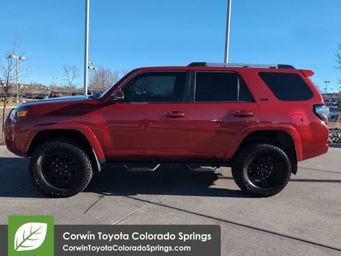 Used 2019 Toyota 4Runner SR5 Premium image 4