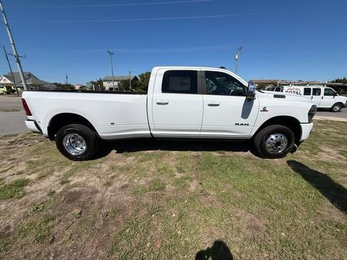 New 2026 RAM 3500 Laramie AWD/4WD image 7