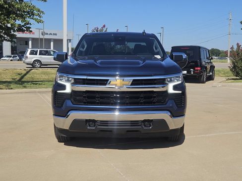 Used 2023 Chevrolet Silverado 1500 LT AWD/4WD image 2