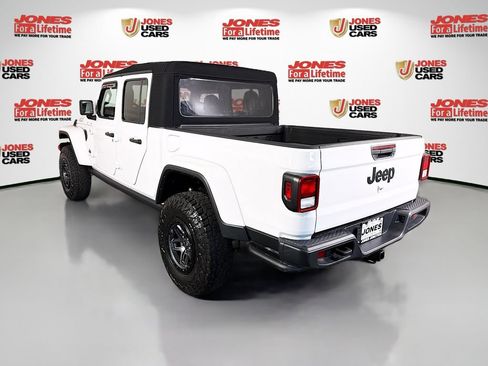 Used 2023 Jeep Gladiator Sport AWD/4WD image 2